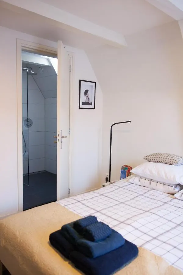 Kuwadro Guesthouse Jordaan Amsterdam Couette-café